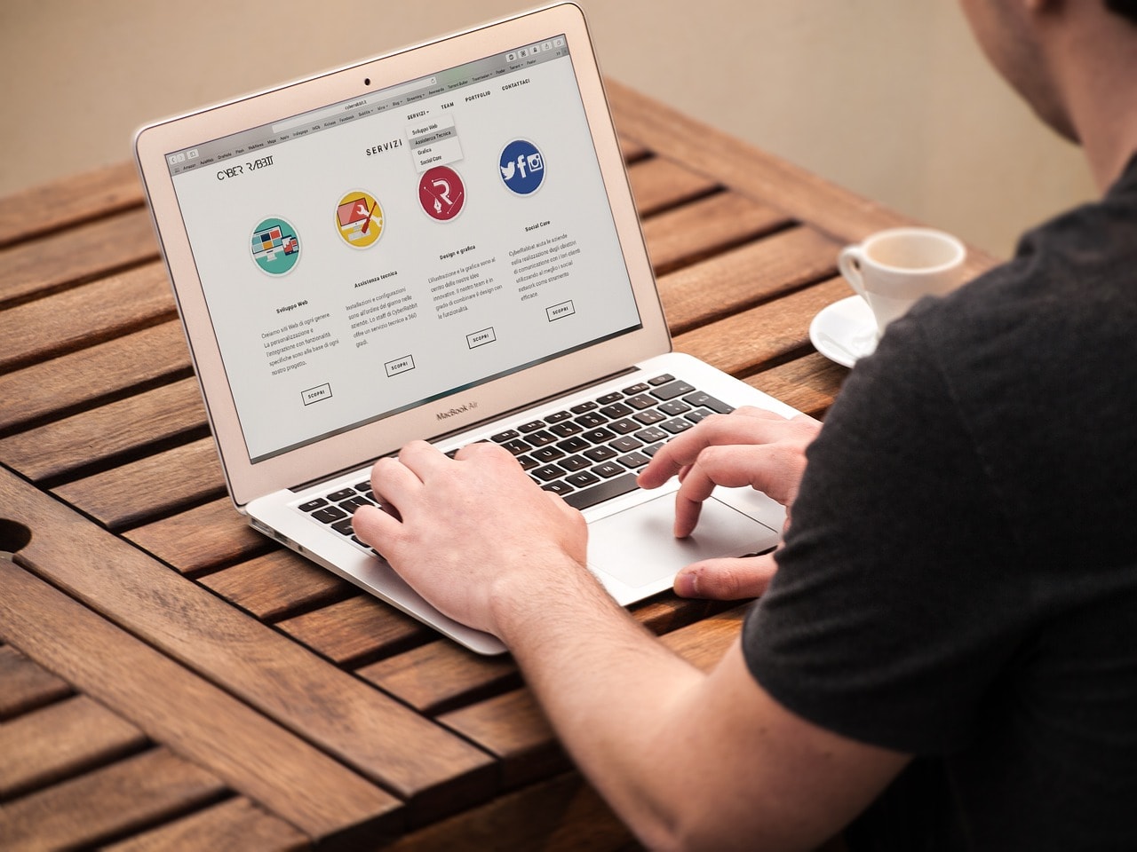 A man viewing some website valuation tools