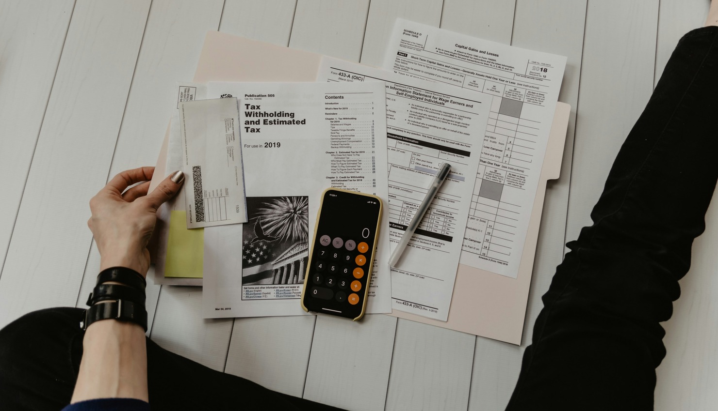 Taxes and expenses calculation.