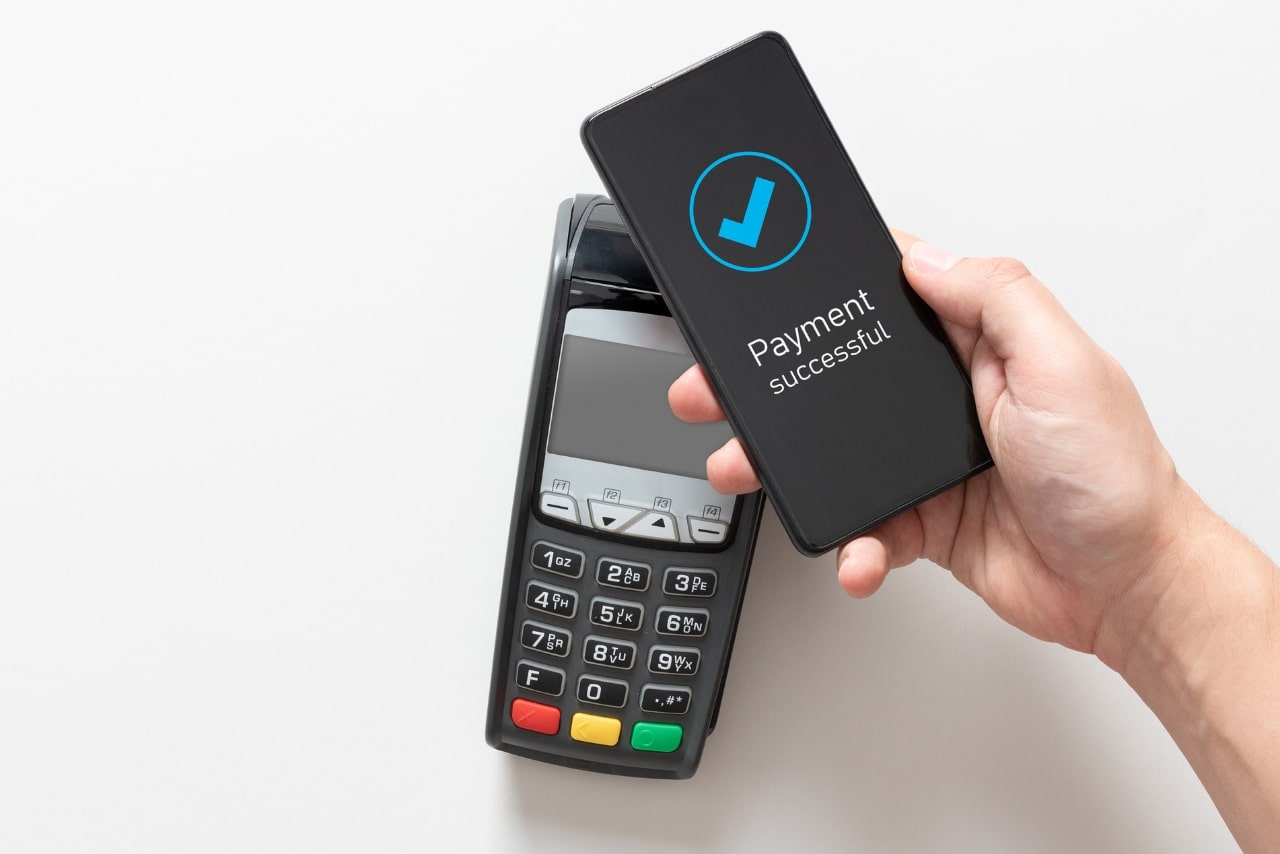 Contactless Payment with Smartphone.