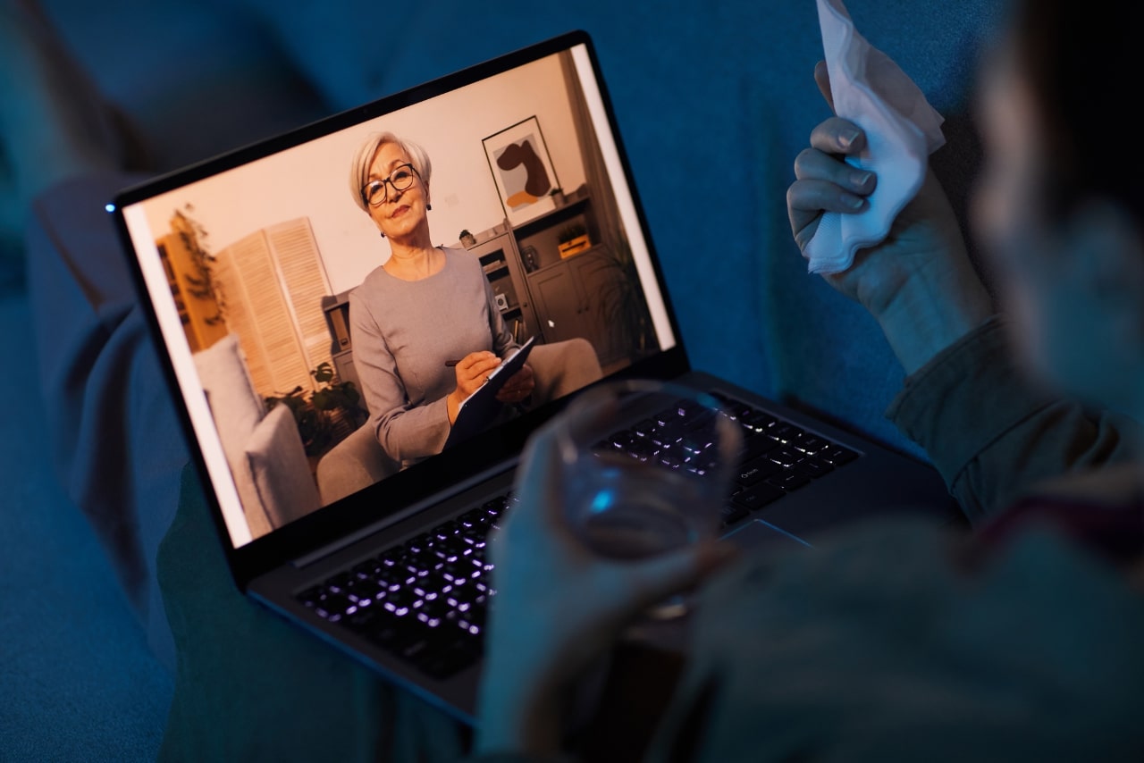 Online consultation with a therapist.