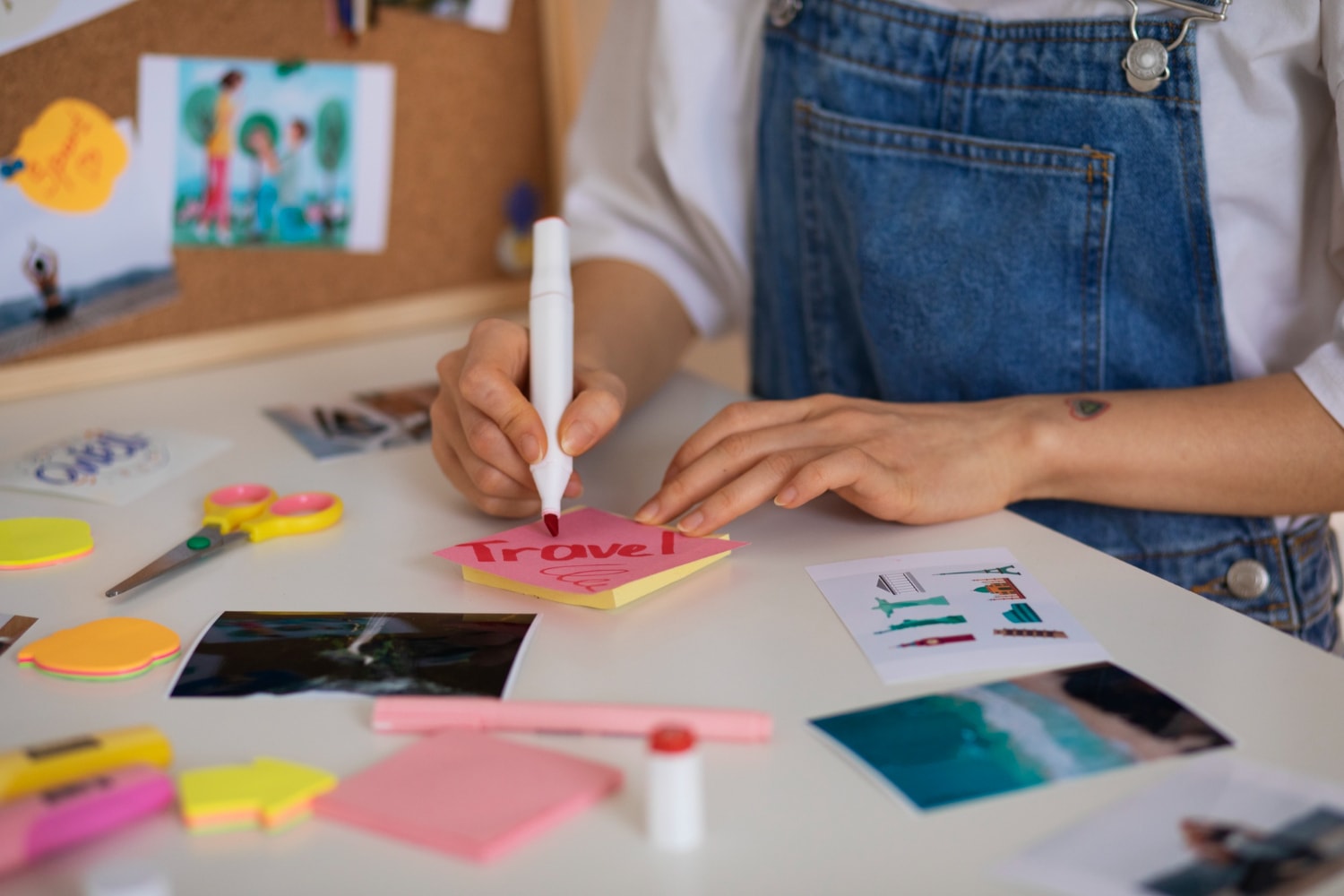 Woman creating her own vision note.