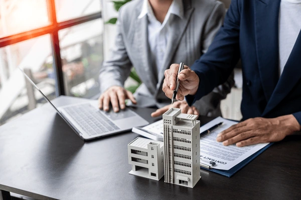 Agent offers commercial property insurance