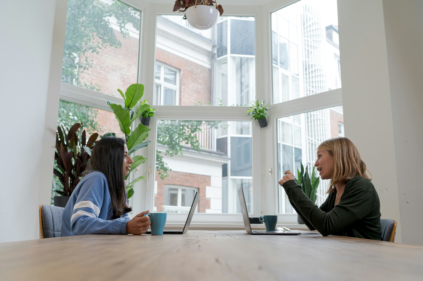 A client talking to a blogger.