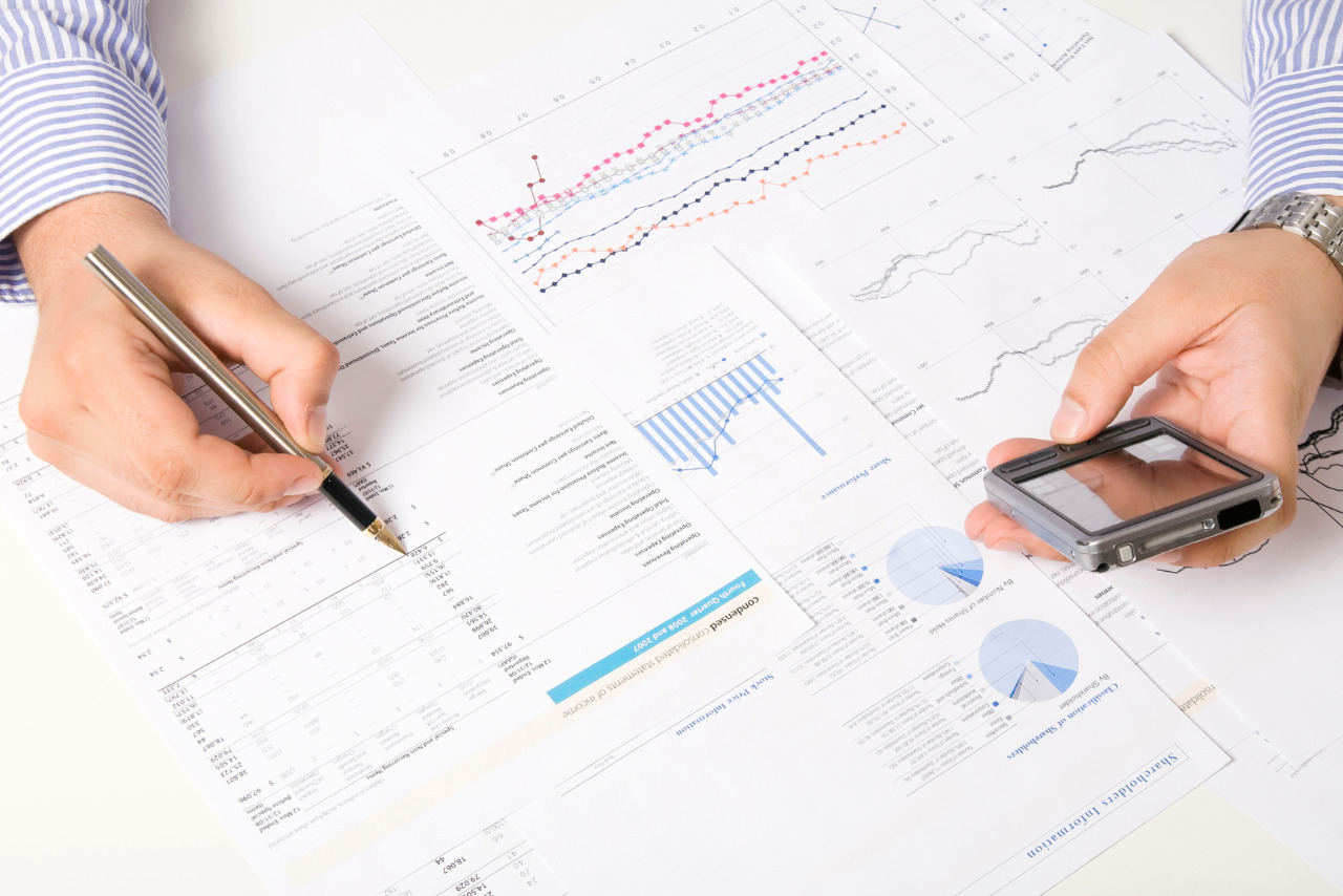 Business man interpreting STR and other analytical data.