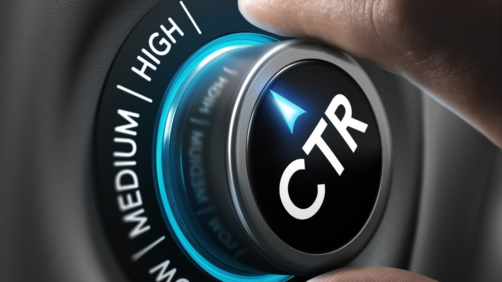 Hand turning CTR knob to the highest position.
