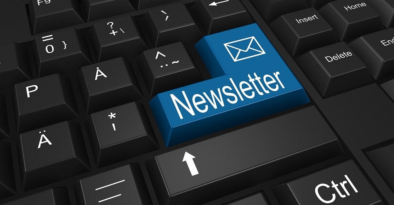 An email newsletter button on a keyboard.