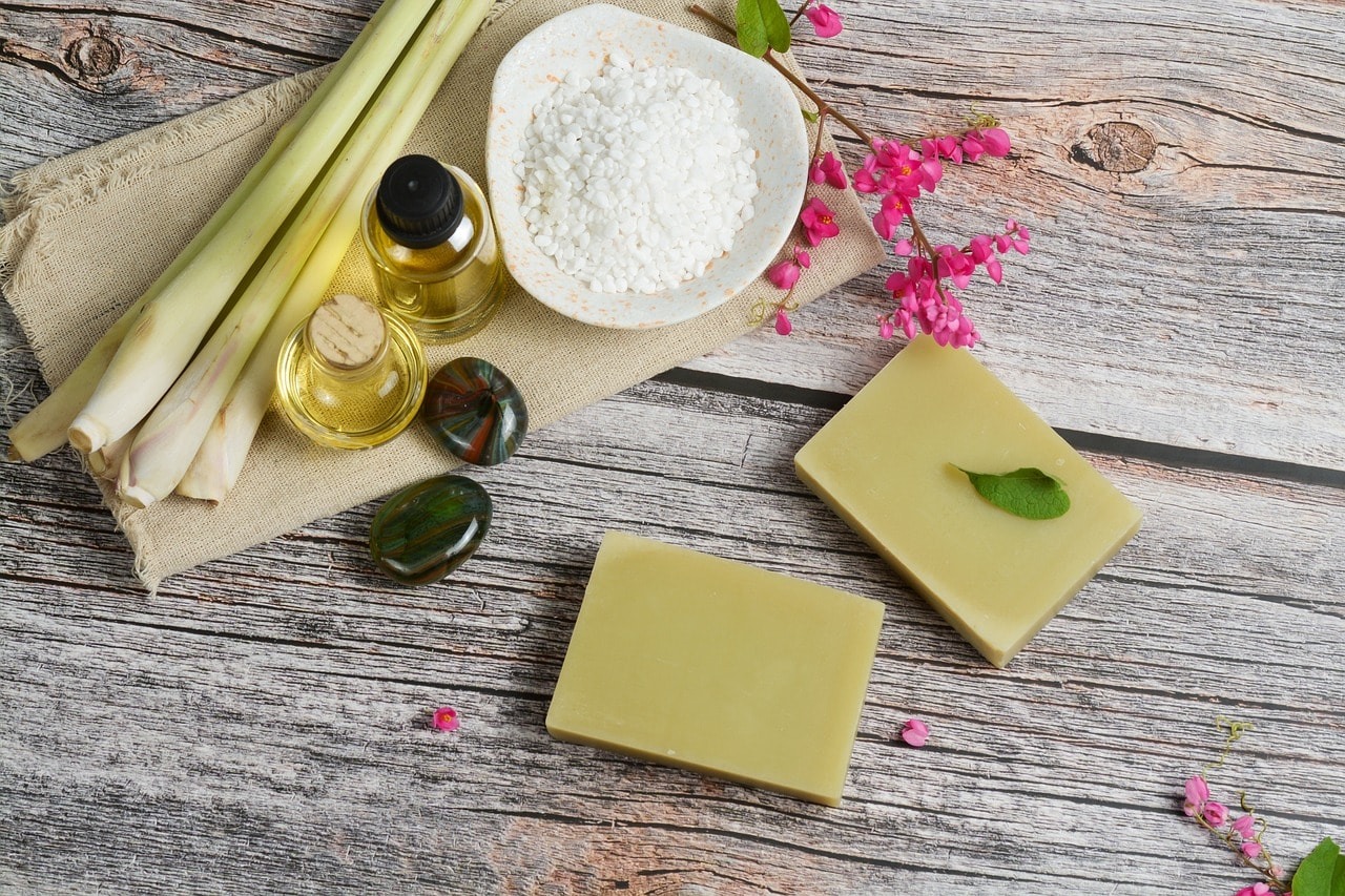 Soap oils with extracts.