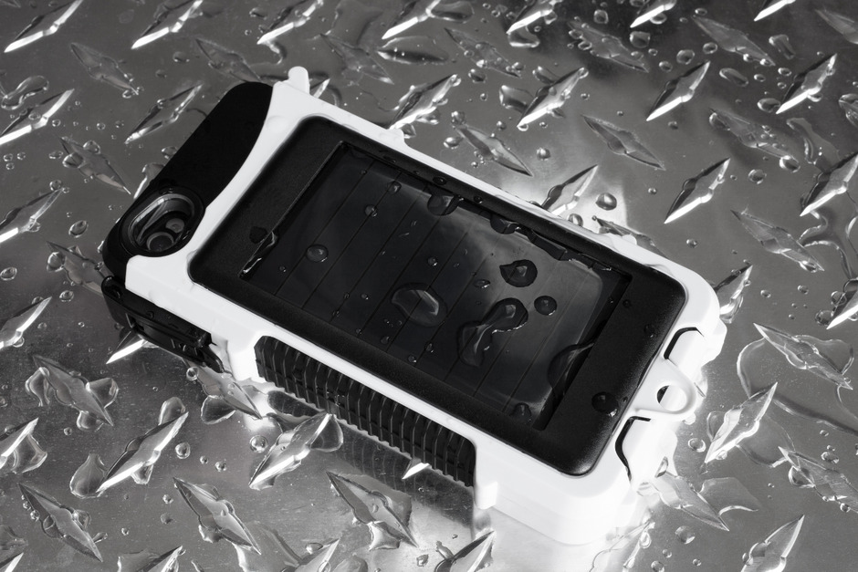 Waterproof phonecase with solar panel.
