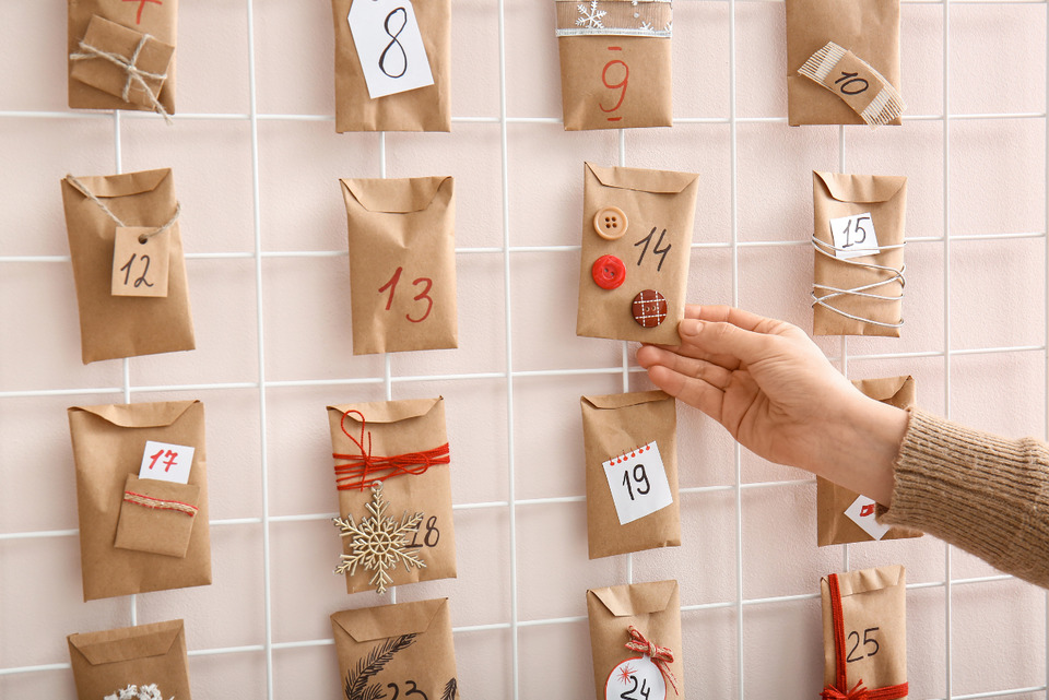 Making christmas advent calendar from envelopes.