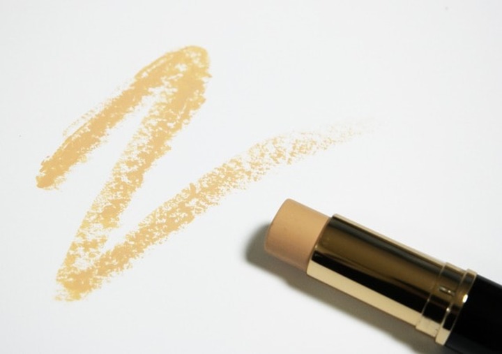 Beige lipstick.