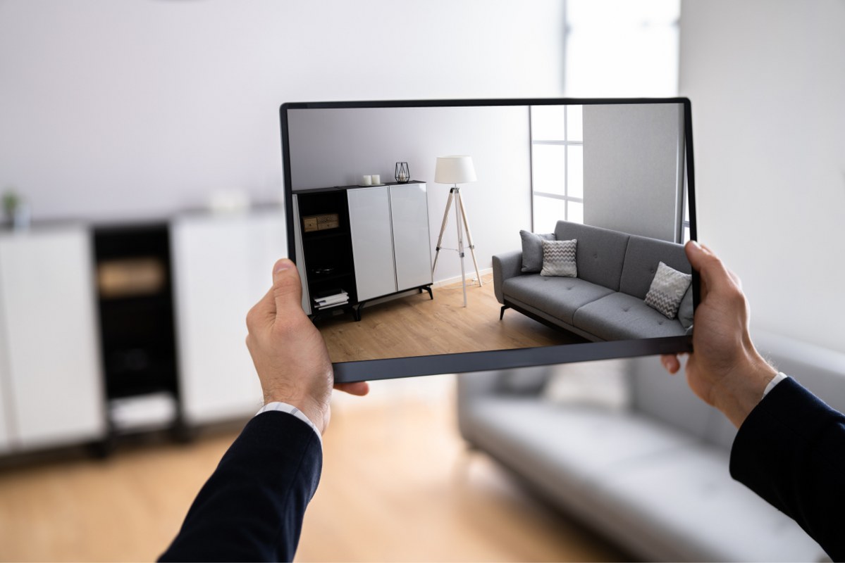 Real Estate Virtual House Tour on tablet.