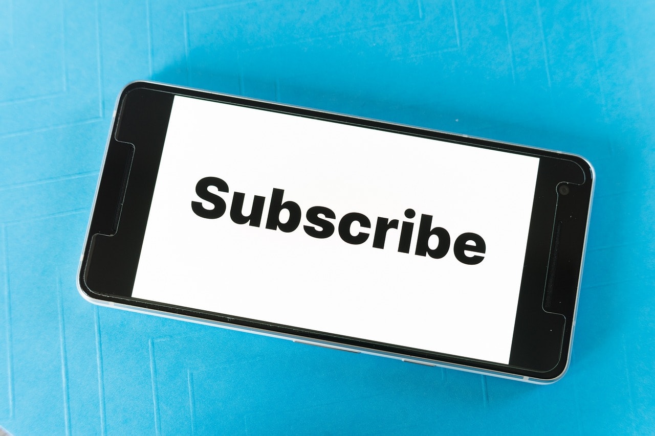 Subscribe text on a phone.