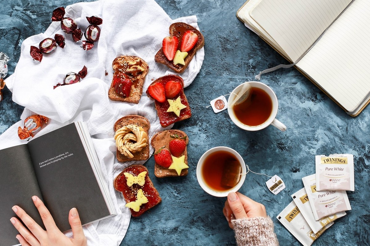 Tea and cookies.