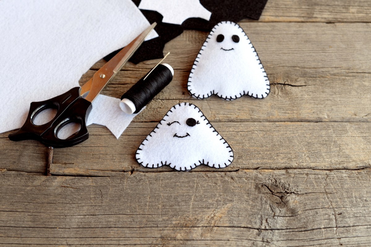 Halloween ghosts ornaments.