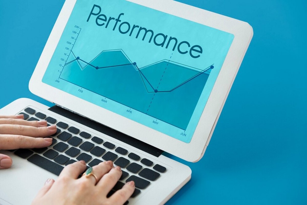 Performance display on a laptop.