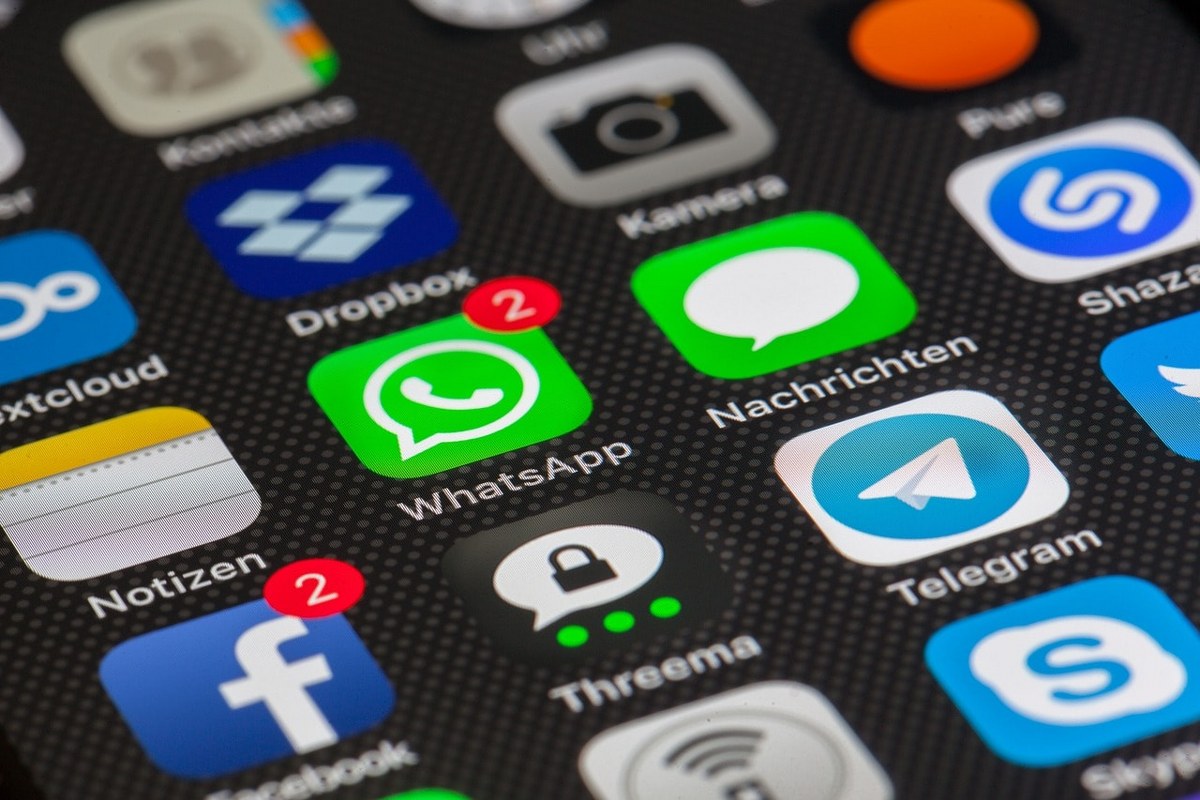 Social media applications.