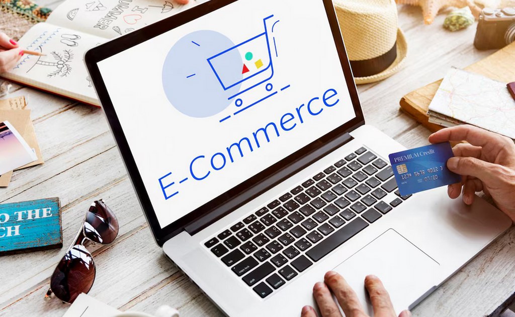 E-commerce keyword on a laptop.