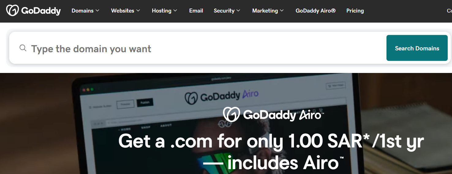 Page d'accueil de GoDaddy avec bannière des codes promo Black Friday