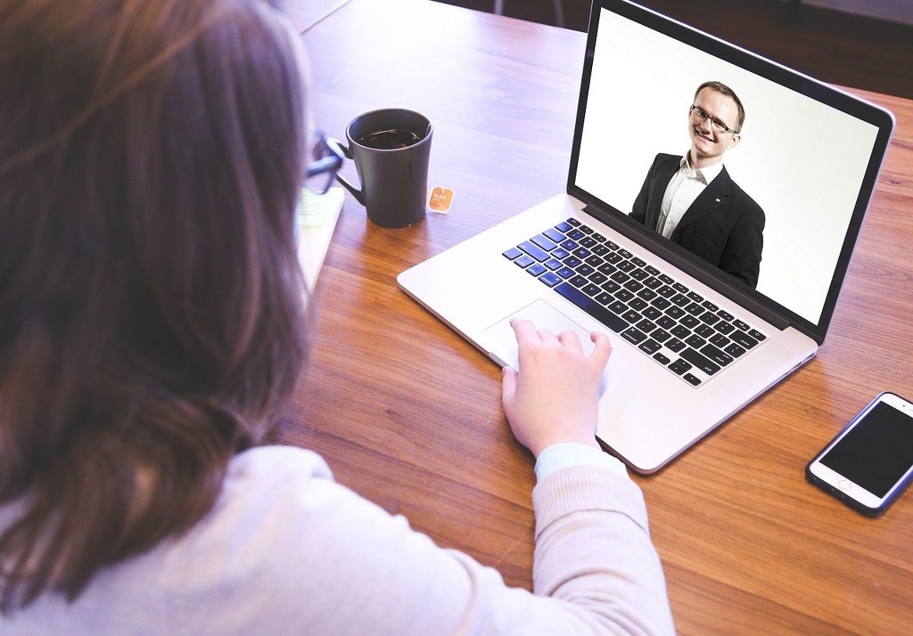 An ongoing remote meeting.