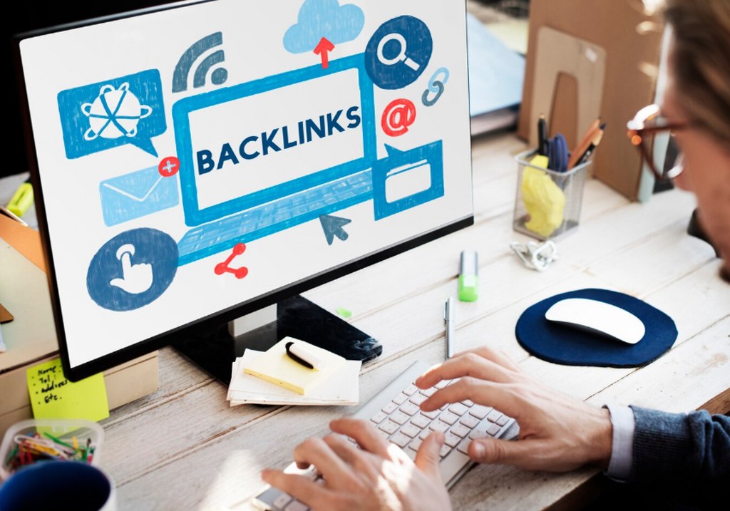 Backlinks concept on a monitor.