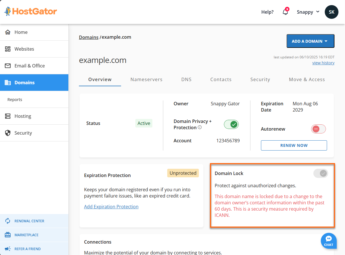 Вкладка overview домена HostGator, показывающая status privacy expiration protection и domain lock