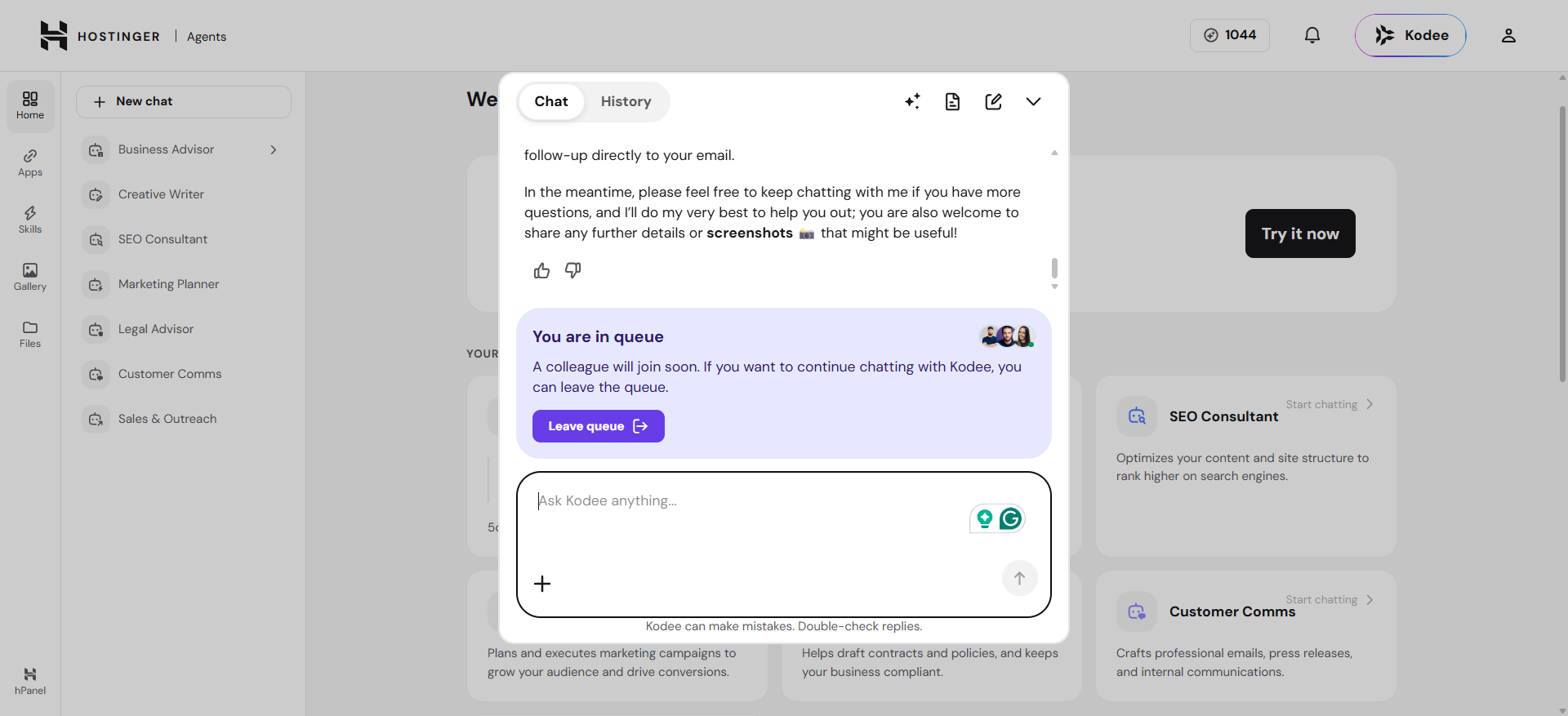 Kø til Hostinger-support før menneskelig agent blir med i Kodee-chatten